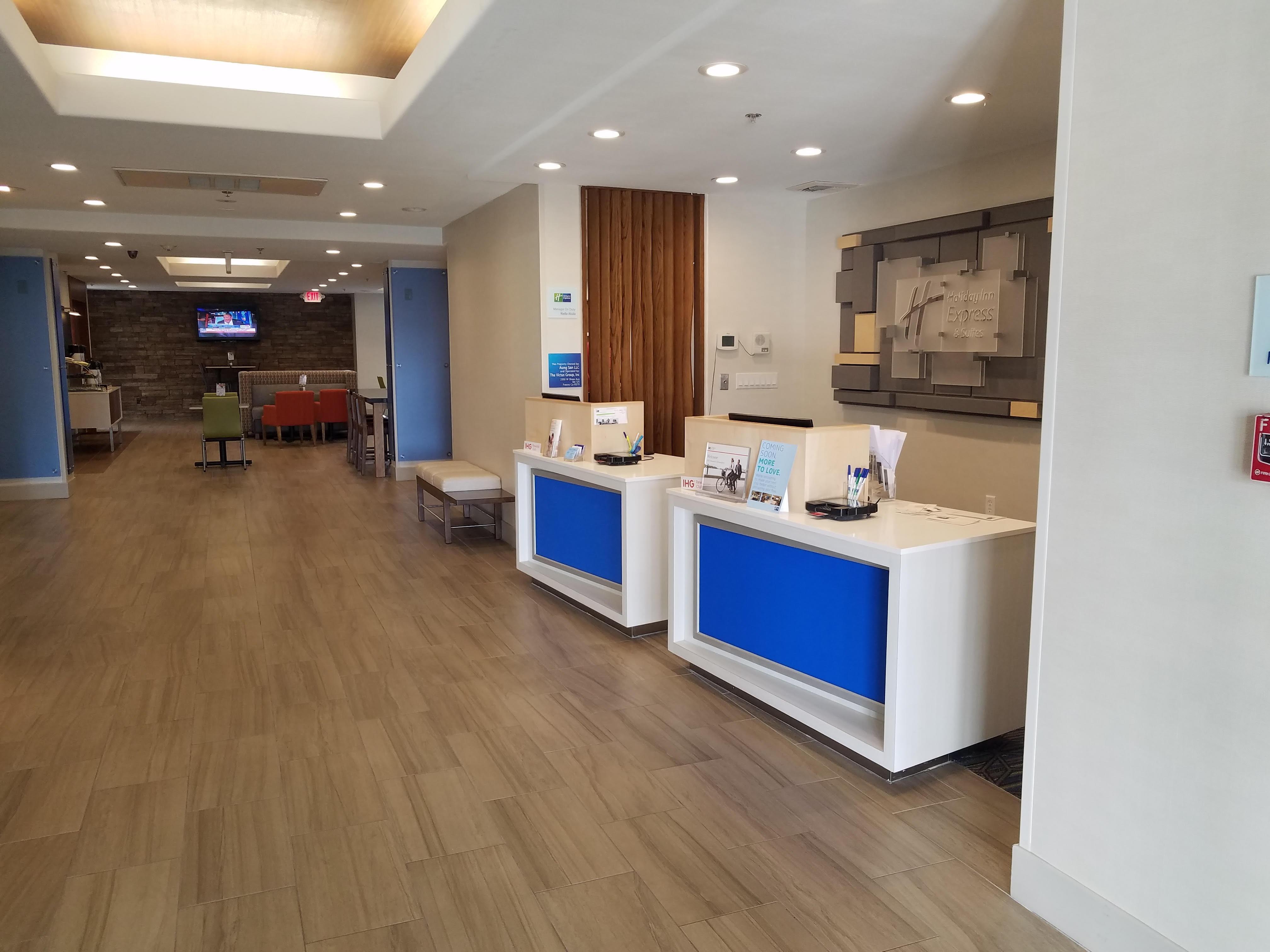 Holiday Inn Express & Suites Dinuba West By Ihg Exterior photo